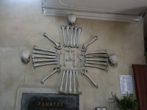 Katholisches Gotteshaus „Knochenkirche“ (Jesuiten)