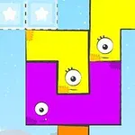 Buntes Tetris-Spiel mit lustigen Augen gegen Himmelshintergrund