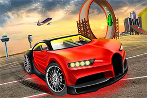 Roter Sportwagen auf einer Rennstrecke mit Looping-Rampe, Flugzeug am Himmel und Stadt im Hintergrund